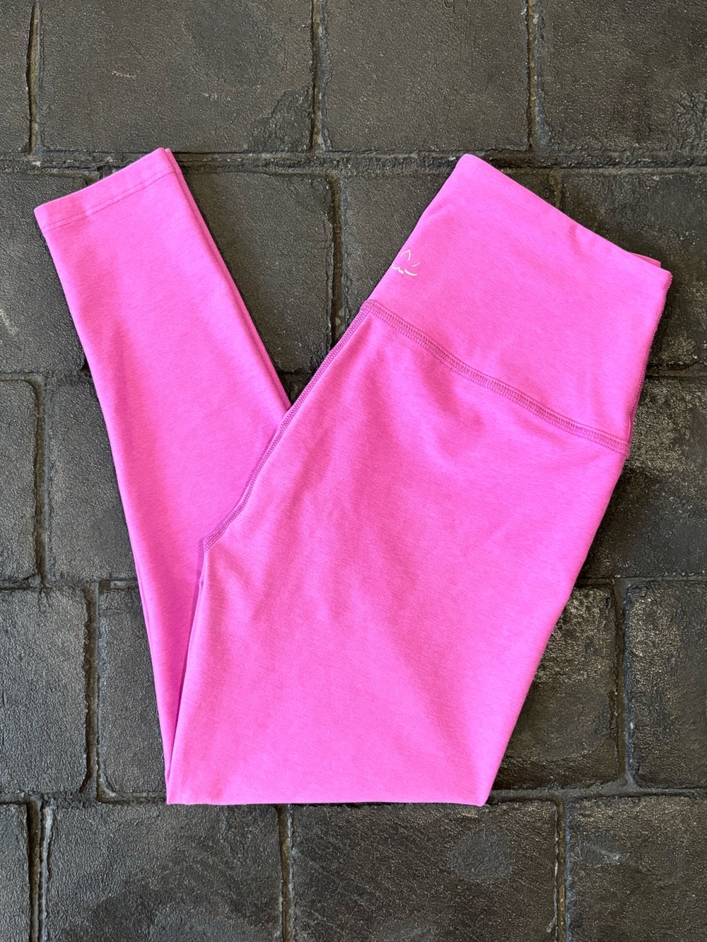 Beyond Yoga pink leggings crop 23”